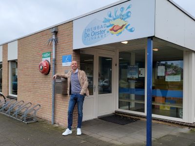 Jaco Huijzers duikt als nieuwe voorzitter in Zwembad De oester