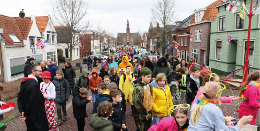 Fendertse jeugd zet “De blommekes buite!”
